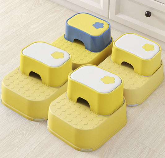 Scaunel Inaltator pentru Copii 2 in 1 cu Doua Trepte, Multifunctional, pentru WC, Baie si Bucatarie, Galben / Alb - Linovit Store