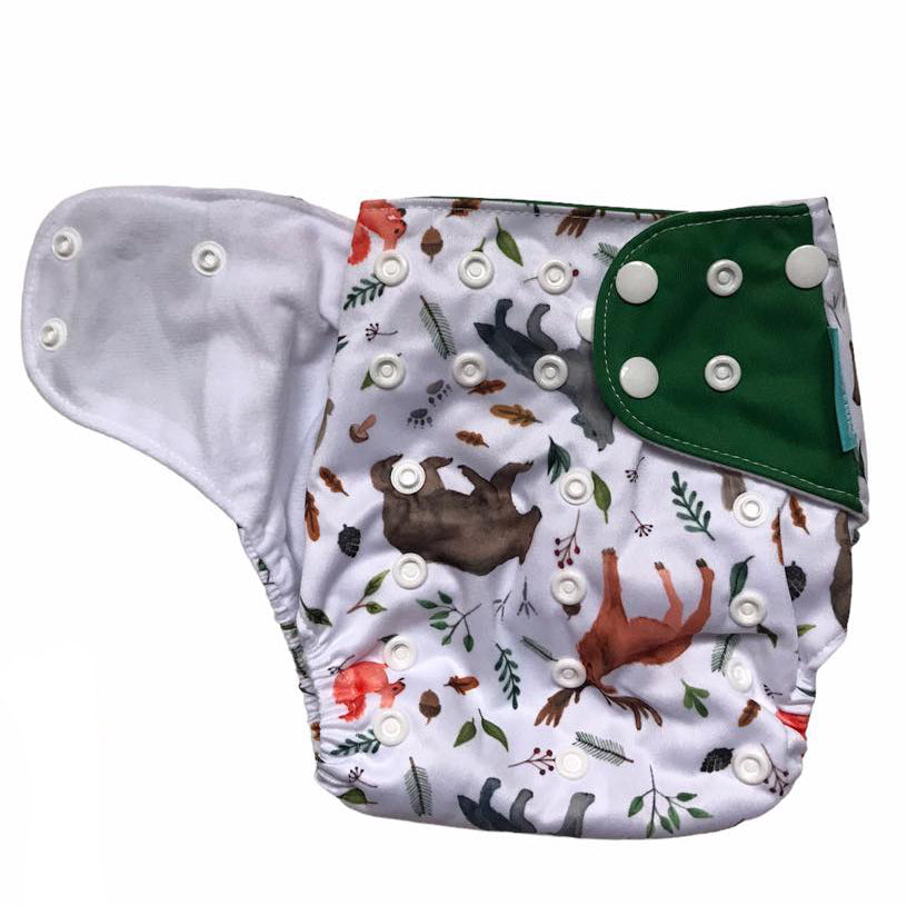 Set 4 scutece bebe, 1 săculeț pentru transport si 8 inserții absorbante, Reutilizabile, Lavabile, Impermeabile, Marime Reglabilă 3kg-15kg, Verde/Alb - Linovit Store