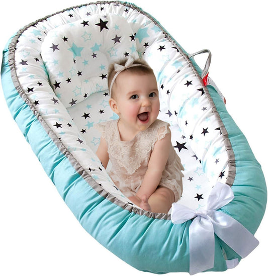 Cosulet Bebelusi pentru Dormit tip Baby Nest, cu Doua Fete, 0-24 Luni, 90x55cm, Husa Bumbac, Confort & Siguranta, Alb/Turcoaz