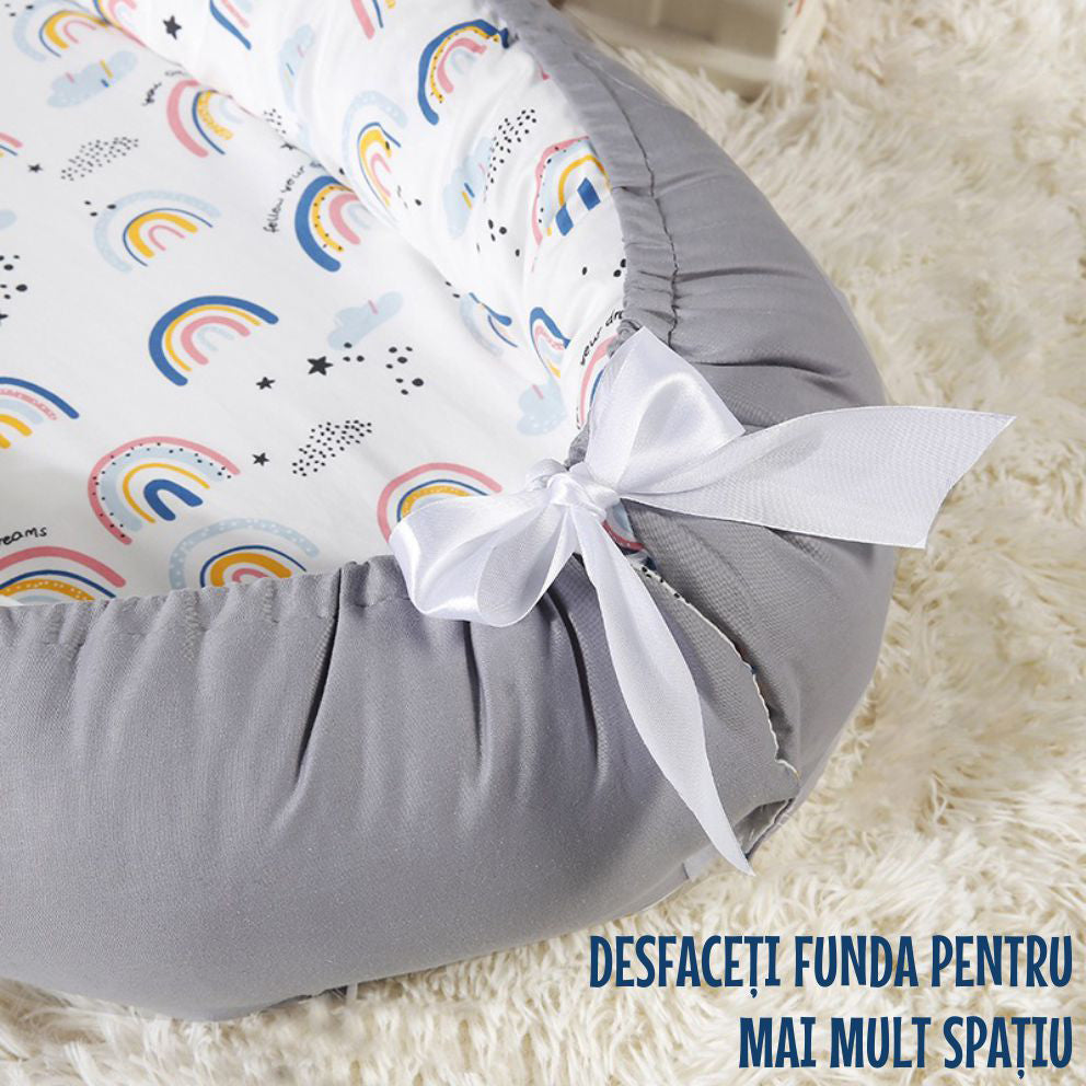 Cosulet Bebelusi pentru Dormit tip Baby Nest, cu Doua Fete, 0-24 Luni, 90x55cm, Husa Bumbac, Confort & Siguranta, Alb/Gri deschis
